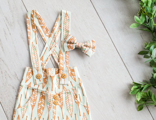 Baby Boy Leggings with Suspenders - Feathers